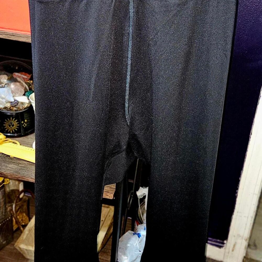 Roaman's size 30/32 poly/spandex leggings